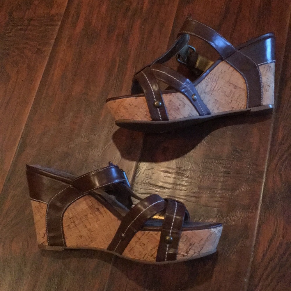 GUESS Wedge Sandal